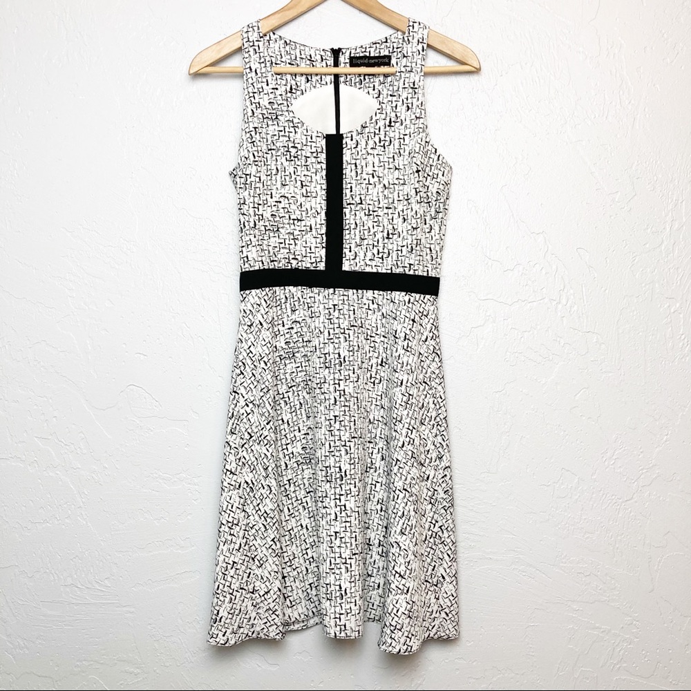 Liquid New York Sleeveless Dress 0 black and white